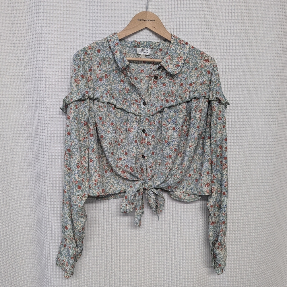 Unique Vintage Floral Button-Up Tie Front Blouse